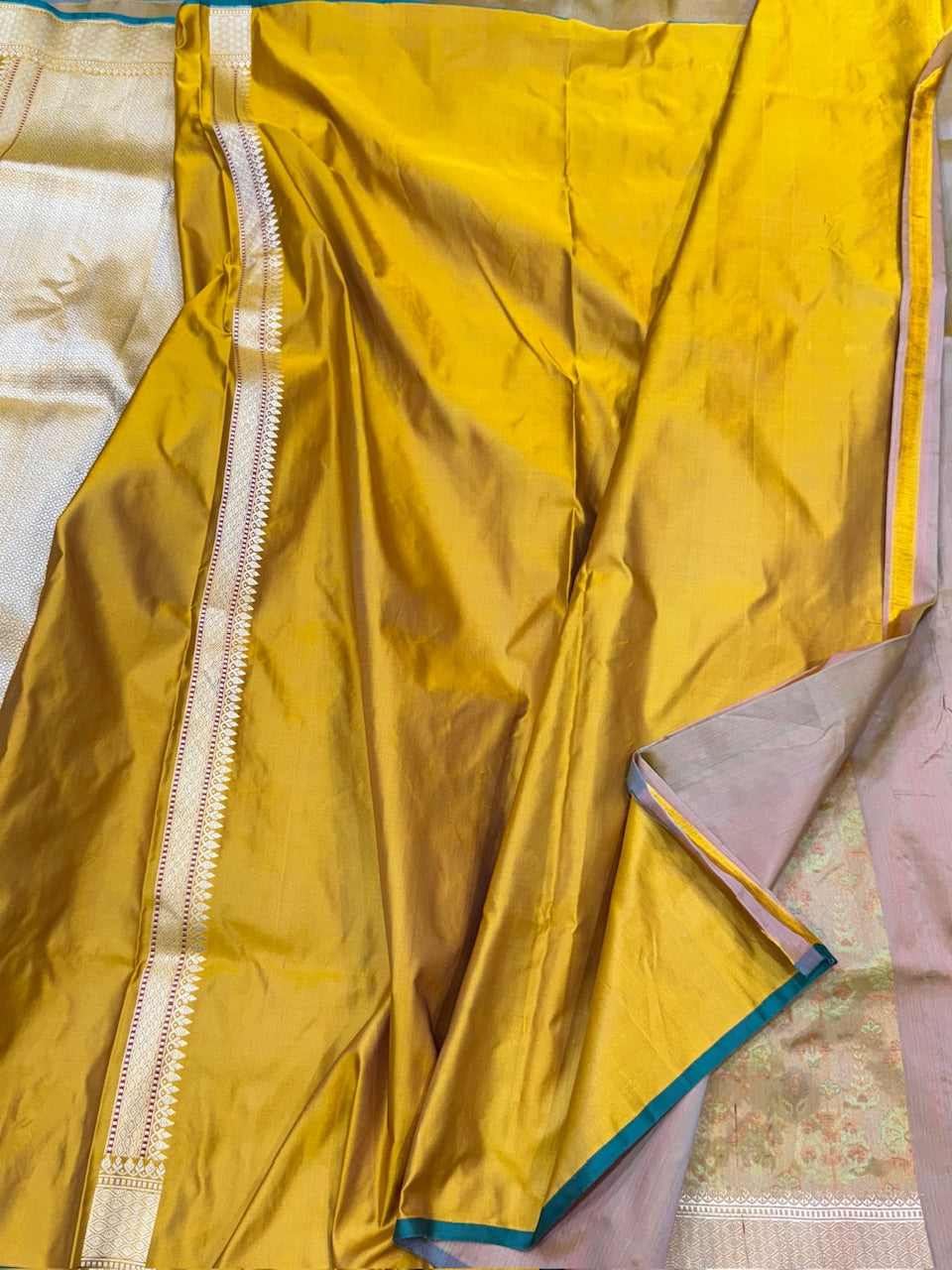 Yellow Handwoven Pure Banarasi Mashru Satin Tanchoi Silk Saree