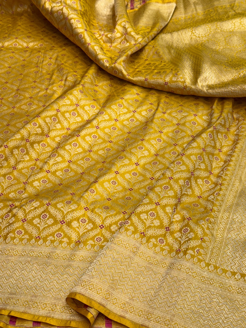 Banarasi Minakari Pure Katan Silk Brocade Saree ā Rich Traditional Brocade Weave