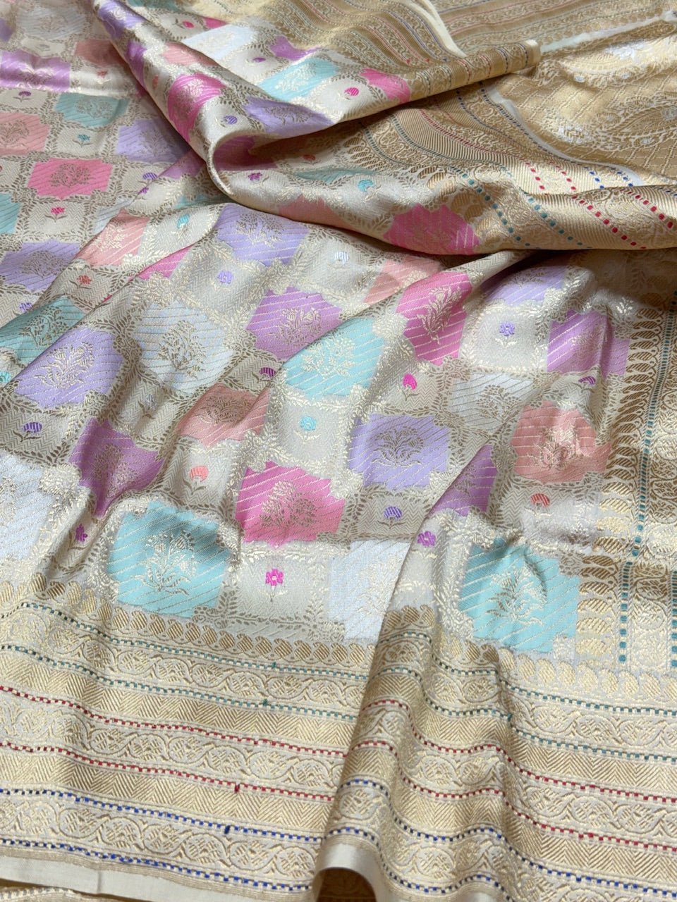 Ivory Handwoven Pure Banarasi Rangkaat Silk Saree