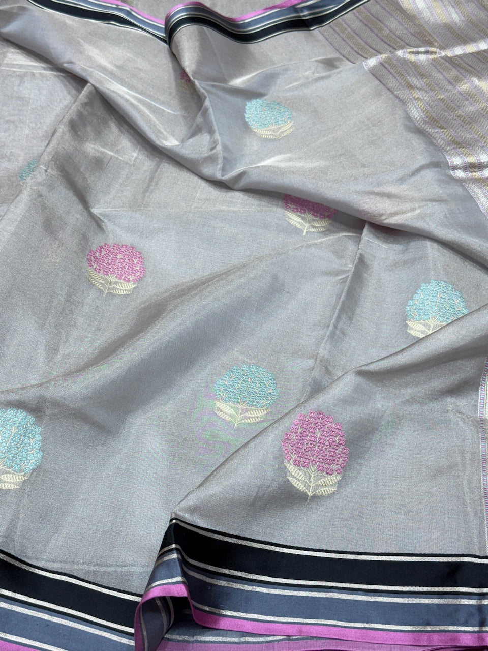Ash Grey Handwoven Pure Banarasi Ektara Tissue Silk Saree