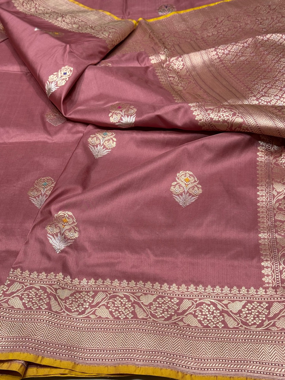 Lilac Handwoven Banarasi Silk Saree