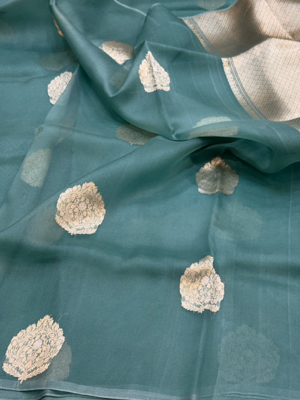 Handwoven Banarasi Pure Organza Silk Saree