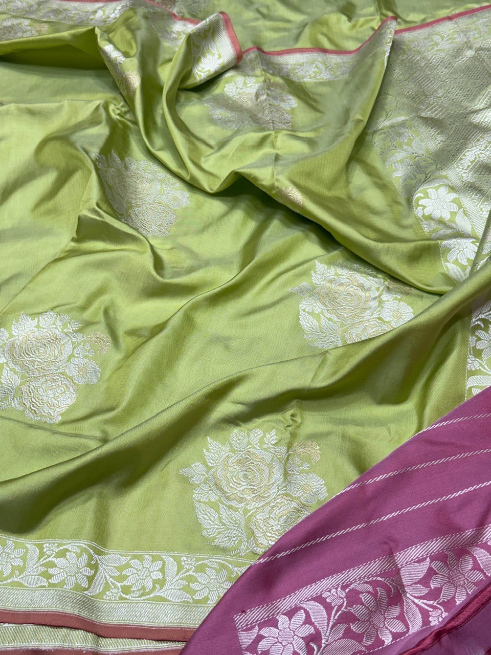 Pista Green Handwoven Pure Banarasi Ektara Silk Saree