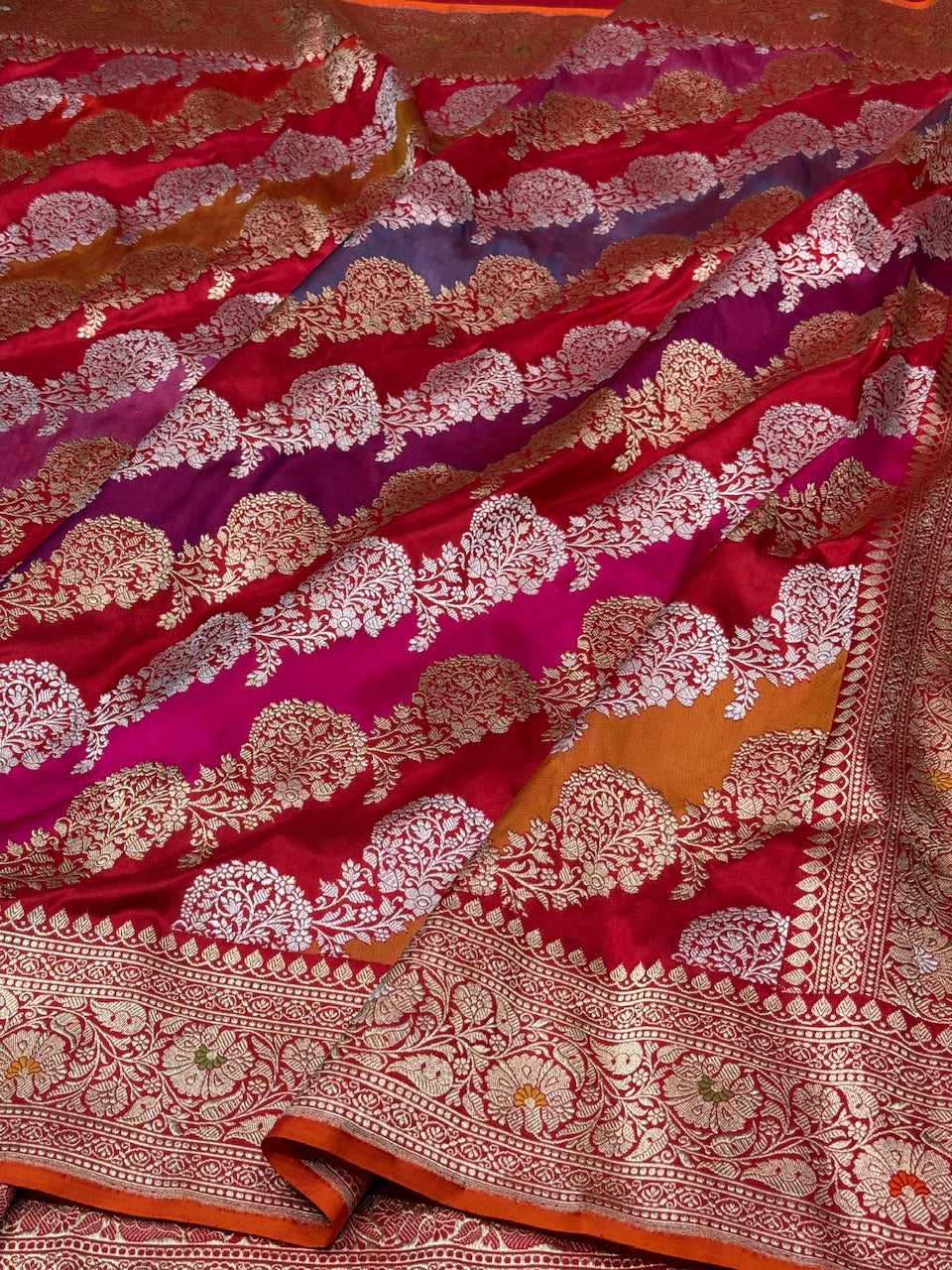 Red Rangkaat Handwoven Pure Banarasi Saree