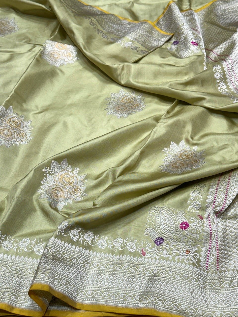 Pista Handwoven Pure Banarasi Ektara Silk Saree