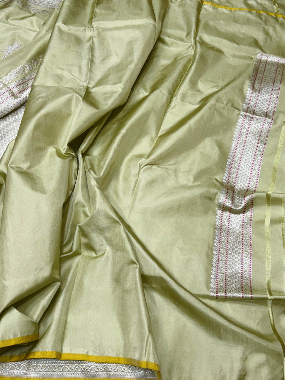 Pista Handwoven Pure Banarasi Ektara Silk Saree