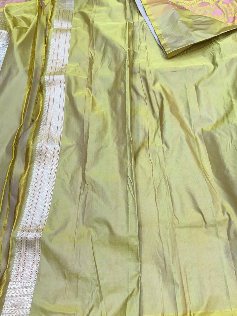 Handwoven Pure Banarsi Satin Tanchoi Silk Saree