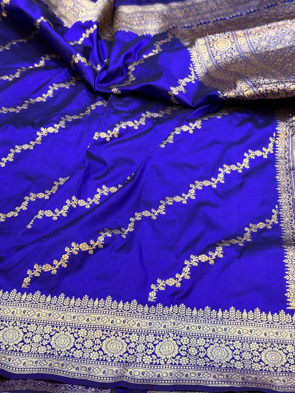 Cross Handwoven Pure Banarasi Silk Saree