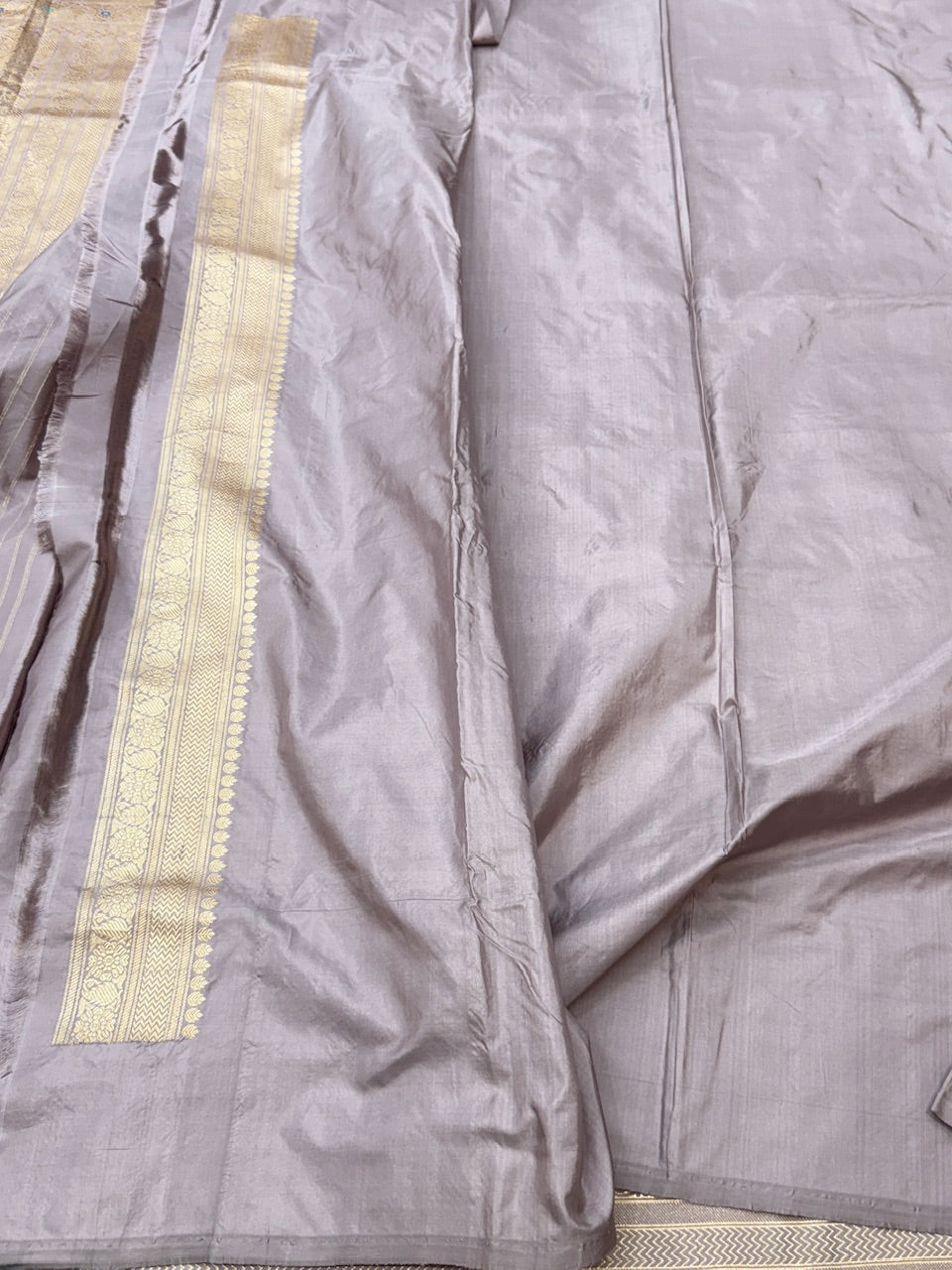 Mauve Handwoven Pure Banarasi Silk Saree