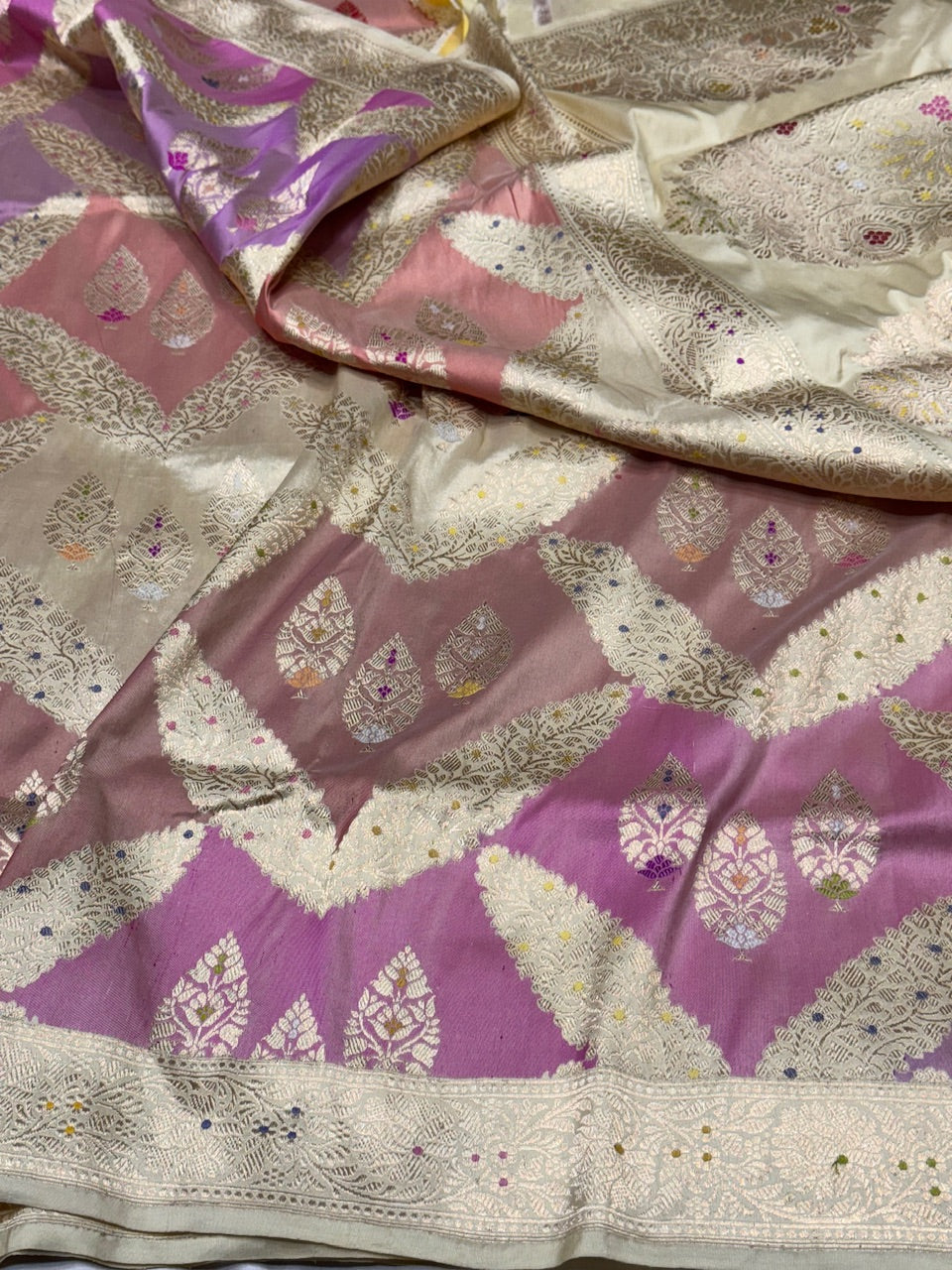 Ivory Rangkaat Handwoven Banarasi Saree