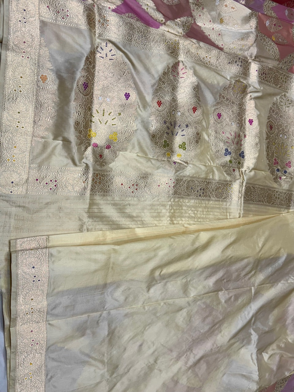 Ivory Rangkaat Handwoven Banarasi Saree