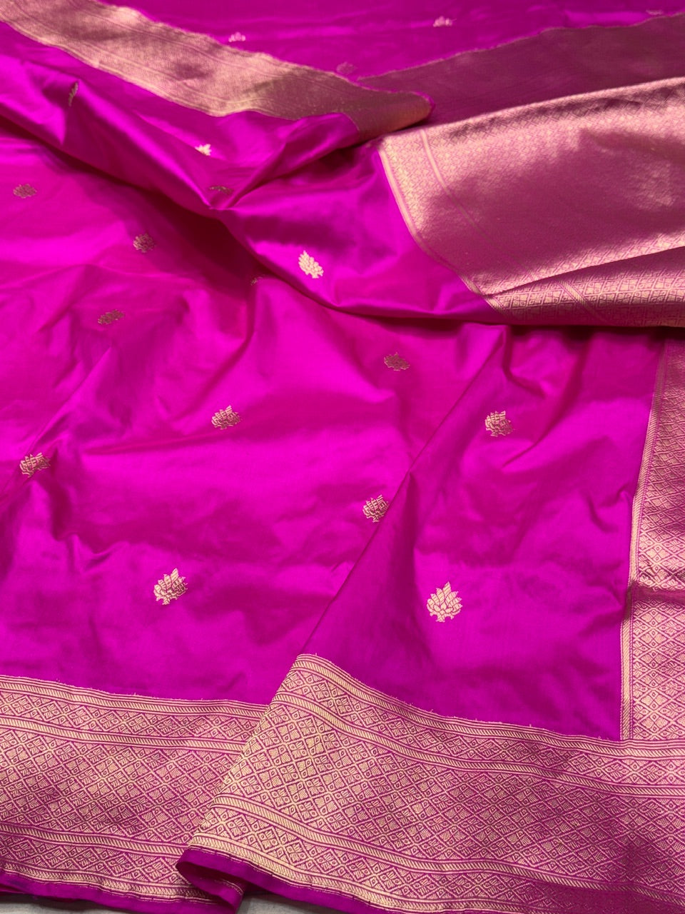 Rani Pink Handwoven Pure Banarasi Silk Saree